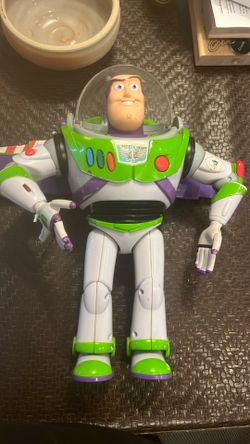 Buzz light year