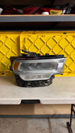 Right headlight 2500 dodge 3500 ram 2019 2020 2021 2022 2023 2024