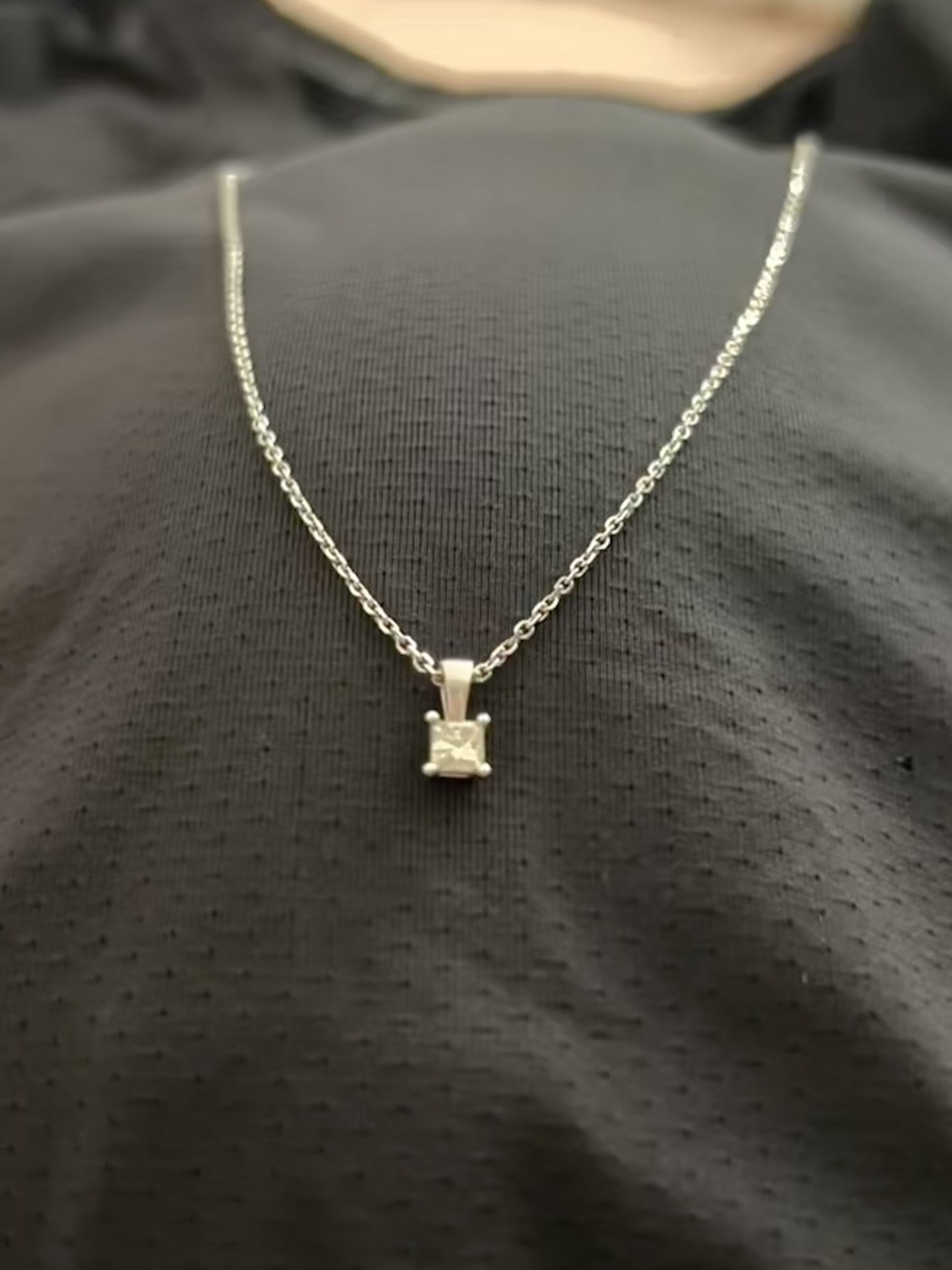 14kt White Gold & Diamond Solitaire Pendant