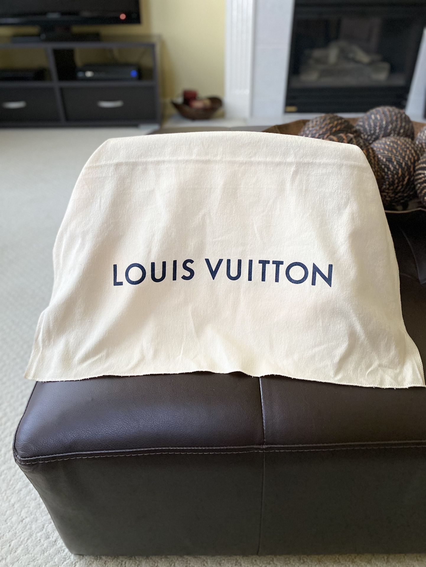 REDUCED* Louis Vuitton Rivoli MM in Damier Ebene for Sale in