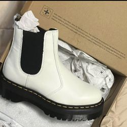 Doc, Martin’s Quad White