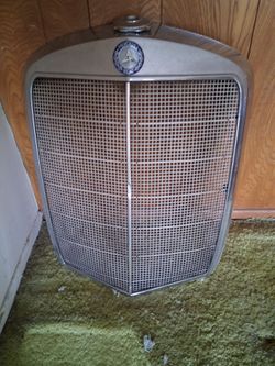 Vintage Mercedes-Benz Front Radiator Grille