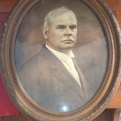 Several Very Old Paintings Portraits 