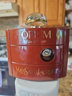 Vintage Opium petfume