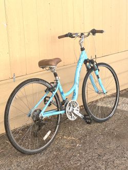 Woman’s Trek 7100 Hybrid Comfort Bike 700c – New Tubes – $165 FIRM