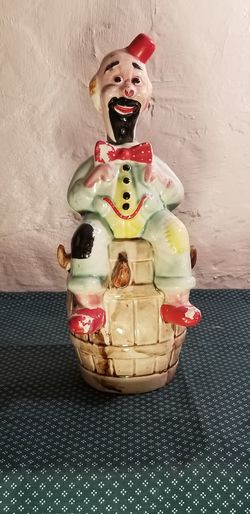 Vintage Clown Sitting On Barrel Decanter Bottle H6946