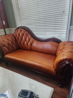Vintage chesterfield style chaise lounge chair sofa couch