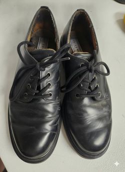 Men's 9.5 M Casual Leather Shoes with Doc Marten style soles