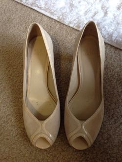 Size 6 nude heels