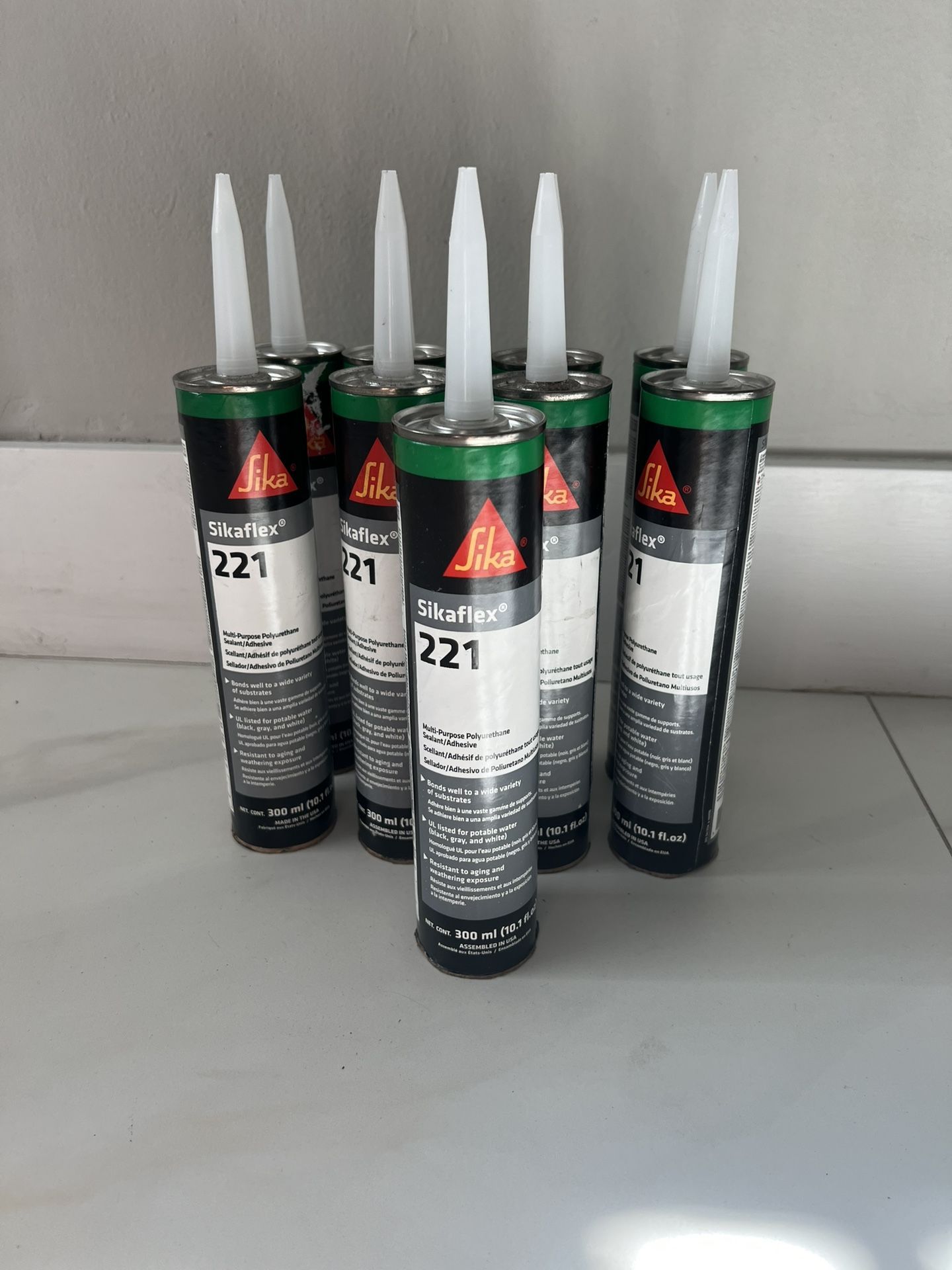Sika Sikaflex-221, Multi-Purpose Sealant/Adhesive 10.1 fl. oz ( White & Black)