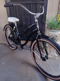 BEACH CRUISER BIKE HUFFY TIRES SIZE 26 VERY GOOD CONDITION 