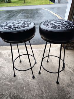 Set of 2 Black Bar Stools with Embossed Seats