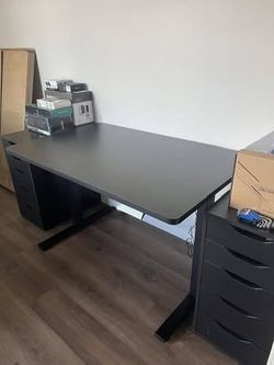 🖥️ **Electric Standing Desk for Sale – $50**  One-piece electric adjustable standing desk in **black**. Great for a home office, gaming setup, or dua