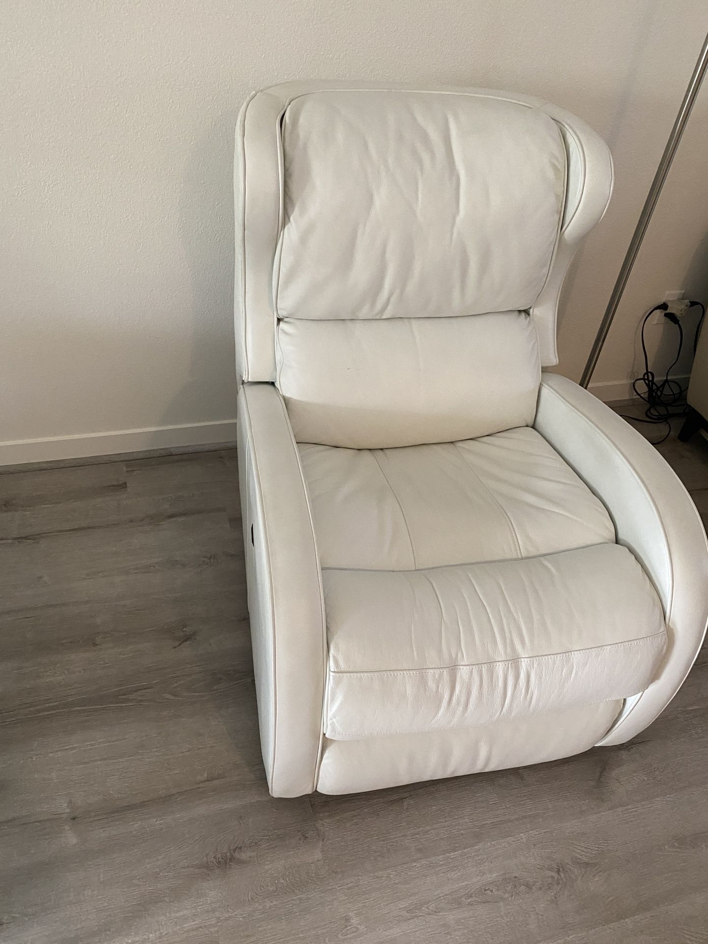 Chair - Leather Motorized