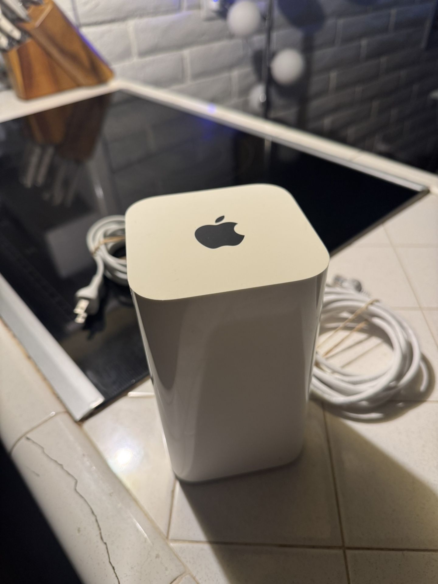 Apple Router Apple AirPort Extreme Base Station 6th Generation Model (A1521)