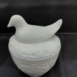 Vintage Avon Milkglass Dove On A Nest 