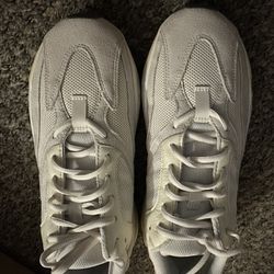 Yeezy 700 Sz 11 