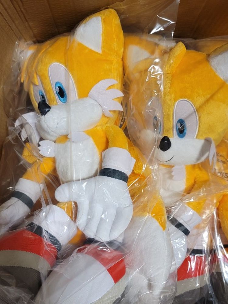 Sonic the Hedgehog Tails 19" Plush Backpack