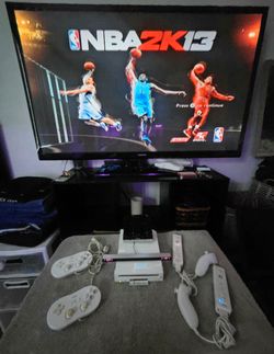 Complete Nintendo Wii console w/NBA 2K13 - $135obo