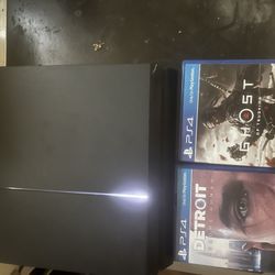 PS4 With 2 Game Discs 
