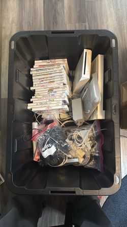Nintendo Wii Bundle Console, (20) Games & More!