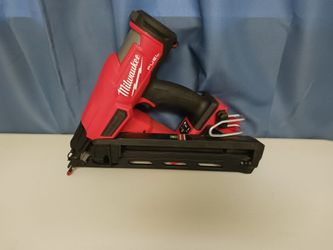 Milwaukee fuel 18 volt 15 gauge finish nailer