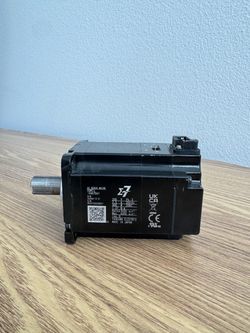 Yaskawa SGM7J-04A7D61 & CVH03-01(B)-E CN8 cable