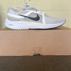 Nike Air Zoom Vomero Men’s Size 14