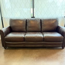 Basset leather Couch Sofa