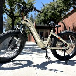 *New* HOVSCO HovAlpha 26" Step Thru E-Bike