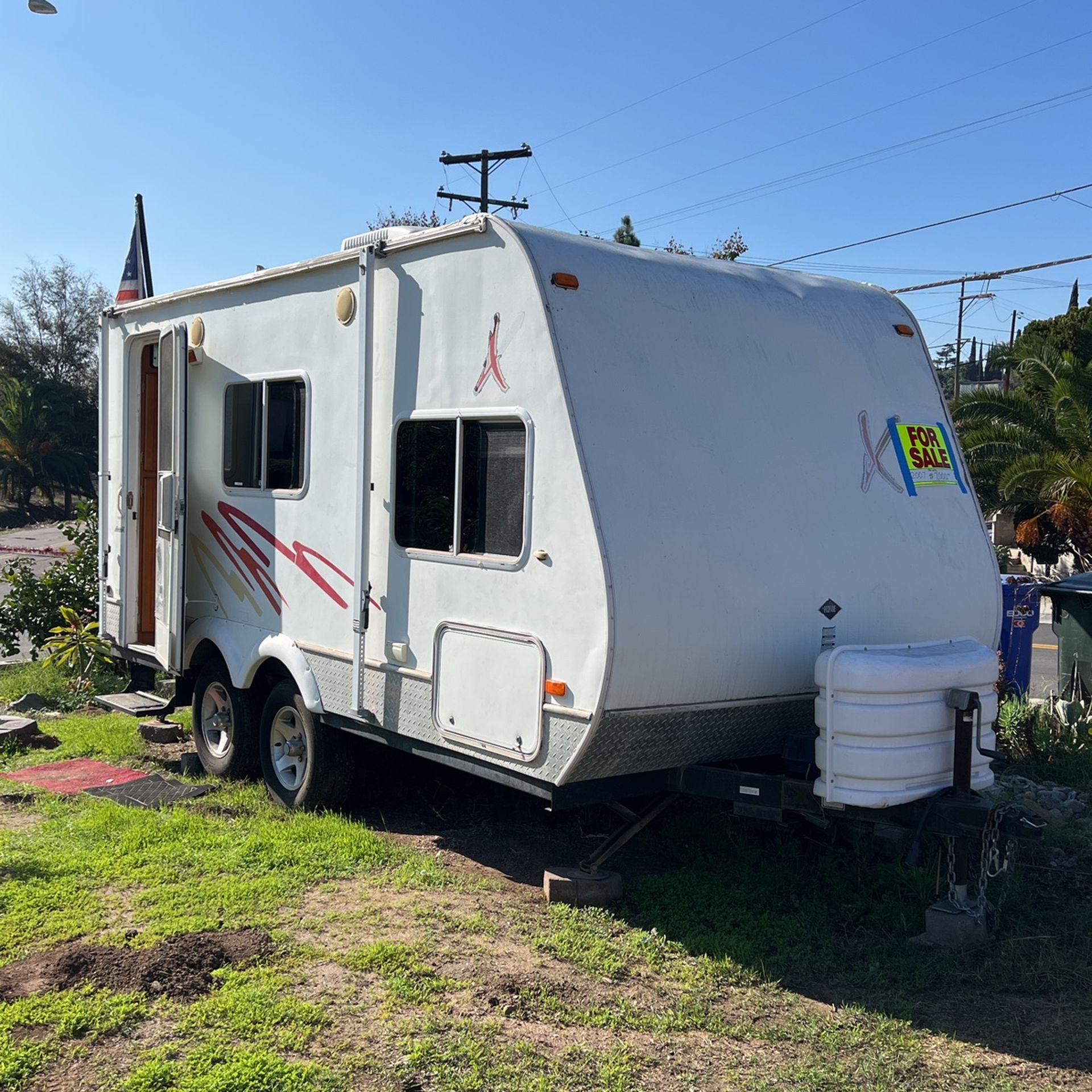 2007 camping/living trailer