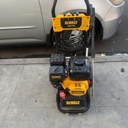 Dewalt 3400 Psi Pressure Washer Costumer Return To Home Depot $320 Firm