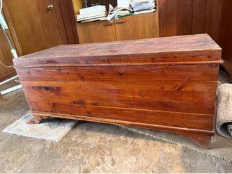 Vintage Solid Cedar Blanket Chest / Hope Chest/storage trunk