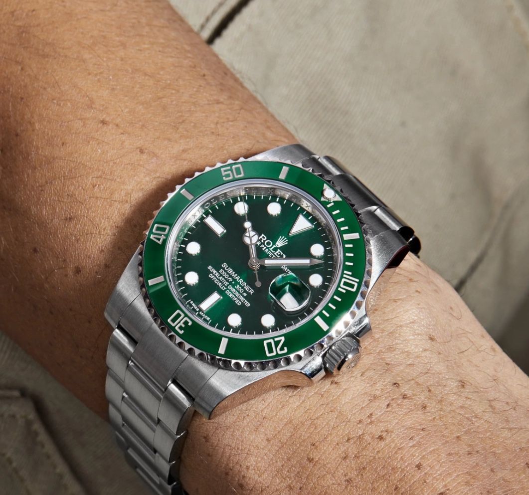 Rolex Submariner Date 40mm - Ref: 116610lv-0002 - Green Dial, Stainless Steel Oyster Bracelet Watch