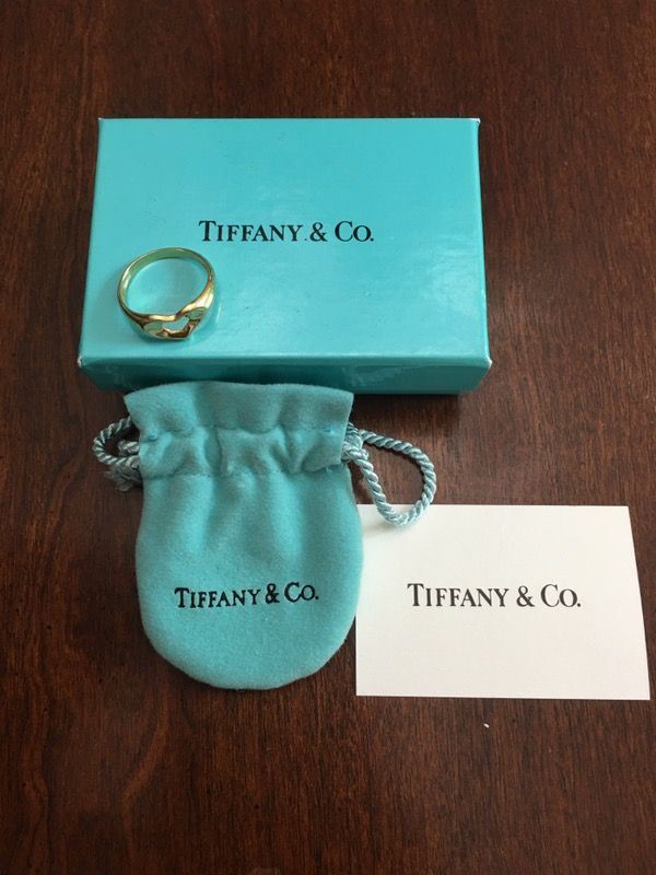 Tiffany & Co Open Heart 18k RING