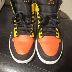 Black/Amarillo/White/Team Orange Jordan 1s