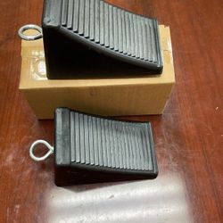 Rubber Wheel Chock With Eyelet
