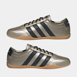 Adidas women shoes