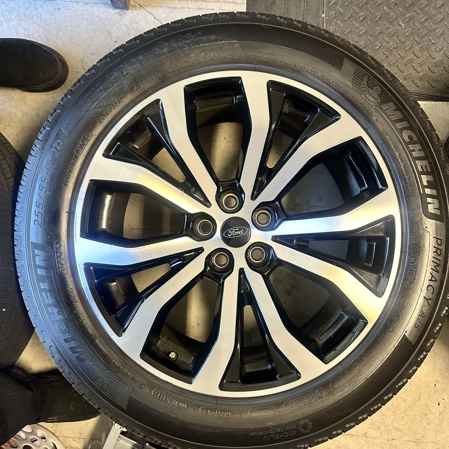 2020 Ford Explorer Wheels