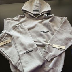 BRAND NEW essentials set size medium in dark oatmeal