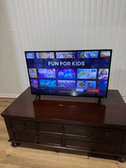 VIZIO 40” Smart TV