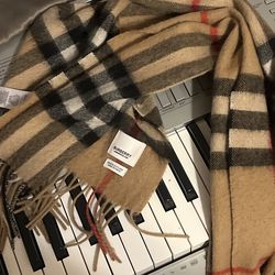 Burberry scarf (NEED GONE BY SATURDAY MORNING)