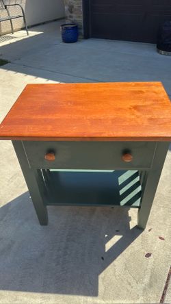 Shaker style bed side table