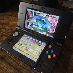 NEW NINTENDO 3DS W/ RARE FACEPLATES AND 40+ GAMES INSTALLED $280