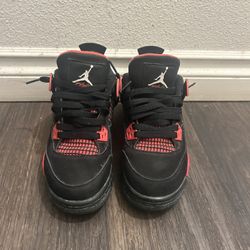 Jordan 4 red thunders