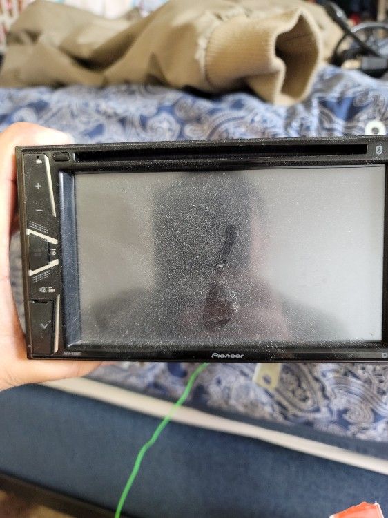Pioneer AVH-110BT DVD 6.2" Screen Double-DIN DVD Bluetooth Receiver