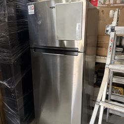 Refrigerator For Sale ! 