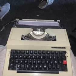 Omega 30 Type Writer