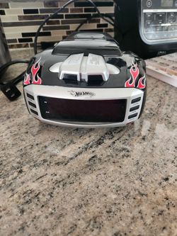 Hot wheels alarm clock/radio