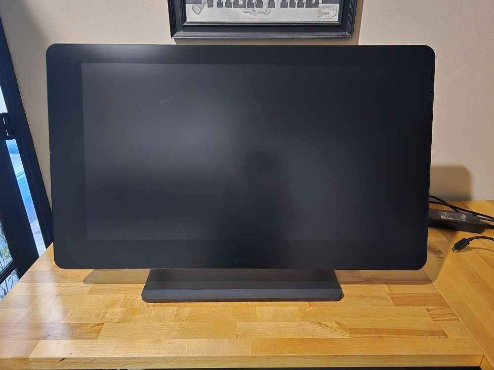 Wacom Cintiq Pro 32 With Ergo Stand